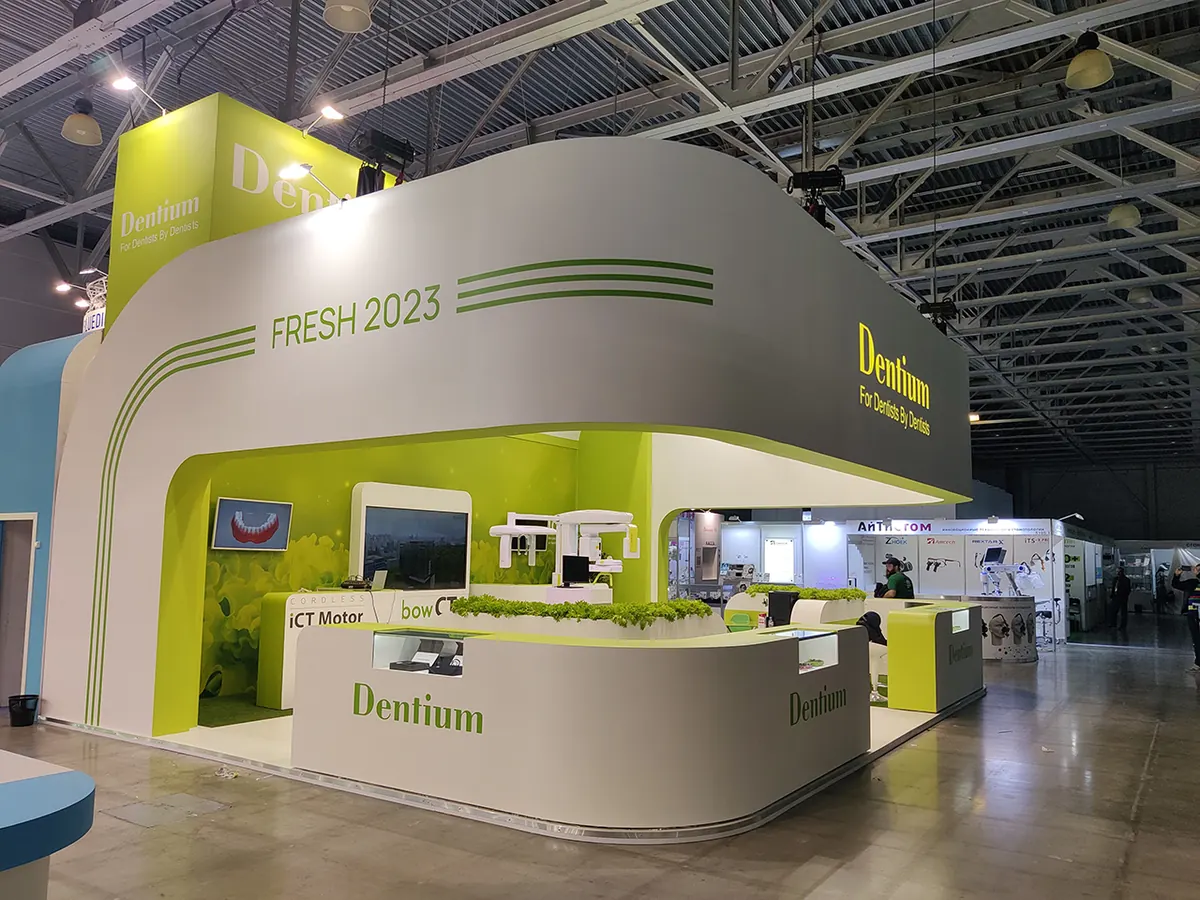 Стенд компании Dentium на выставке Dental Expo, МВЦ «Крокус Экспо», 63 м², полуостров